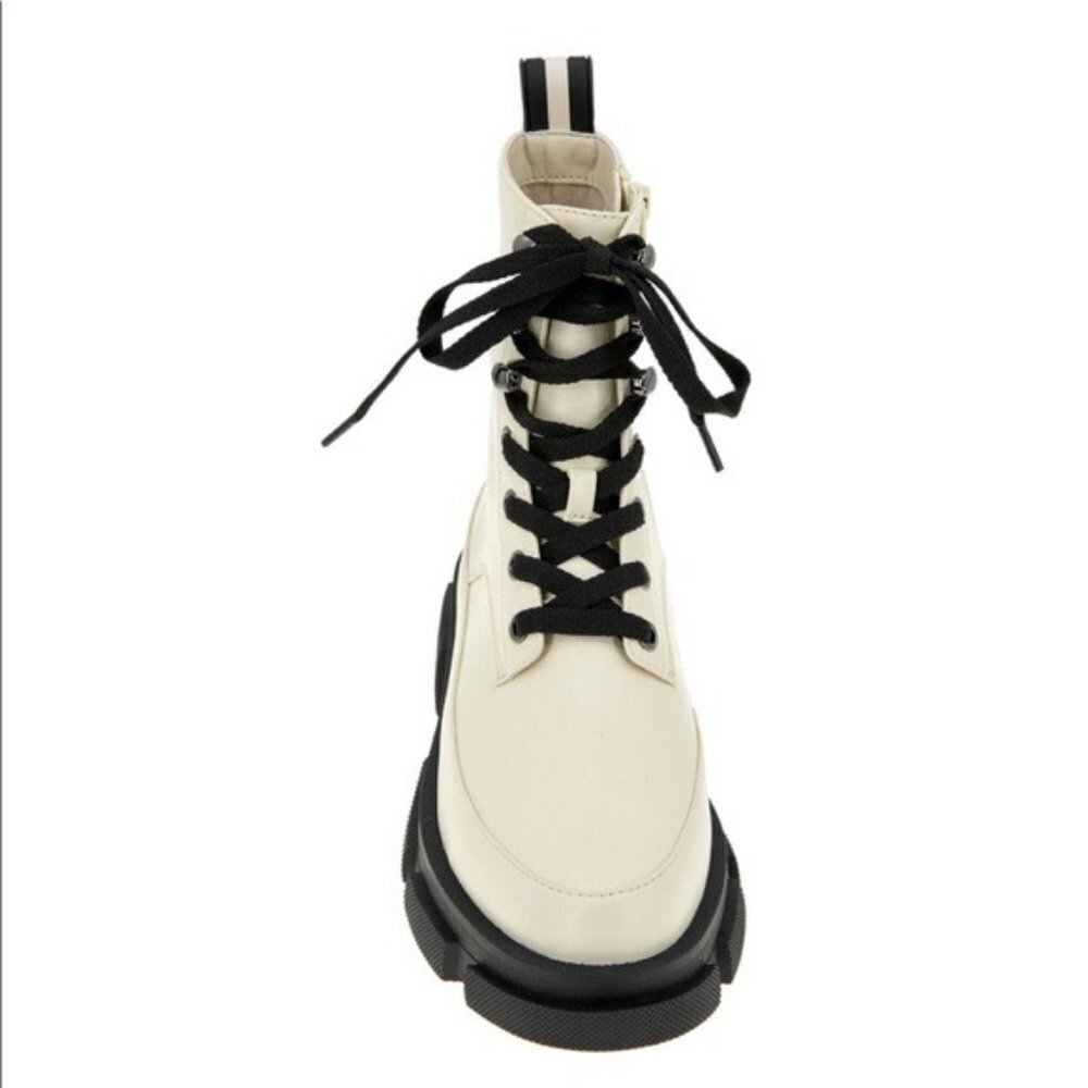 BCBGeneration White Faux Leather Lace Up Lug Sole Platform Combat Boot NWT 7.5 - Picture 4 of 7